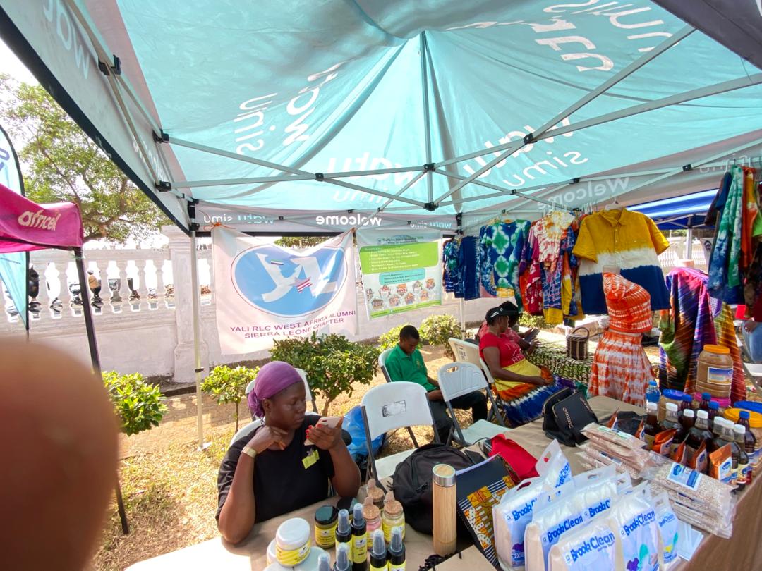 Environmental cleanup volunteers
